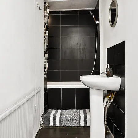Double Bedroom 5 Minute Walk To Tower Bridge Homestay London