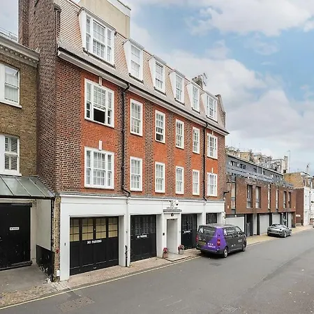 Luxury 3-bed Pavilion Road London