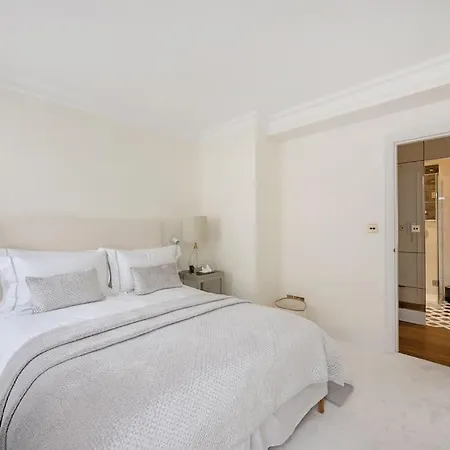 Luxury 3-bed Pavilion Road *