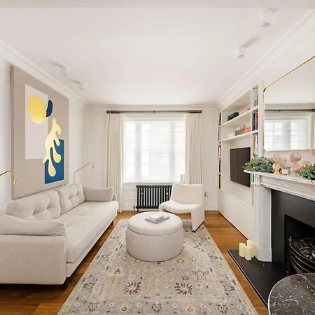 Luxury 3-bed Pavilion Road * London