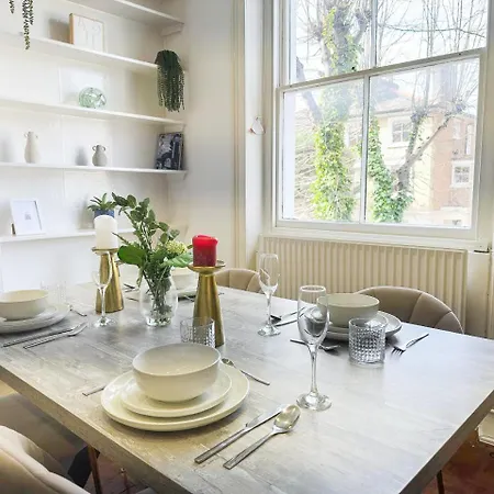Apartment Stylish 2-bedroom Near Abbey Road, Maida Vale *