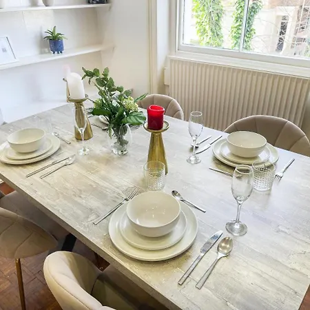 Stylish 2-bedroom Near Abbey Road, Maida Vale Apartment