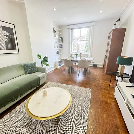 Stylish 2-bedroom Near Abbey Road, Maida Vale Apartment *