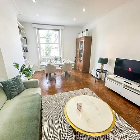 Apartment Stylish 2-bedroom Near Abbey Road, Maida Vale London