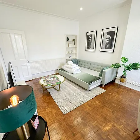Stylish 2-bedroom Near Abbey Road, Maida Vale * London