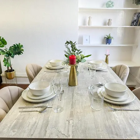 Stylish 2-bedroom Near Abbey Road, Maida Vale Apartment
