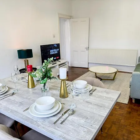 Stylish 2-bedroom Near Abbey Road, Maida Vale Apartment *