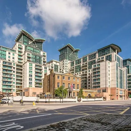 2 Bedroom Flat In Vauxhall *
