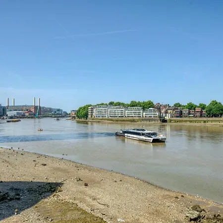 2 Bedroom Flat In Vauxhall London