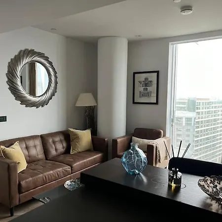 Apartment Modern 2 Bed Flat At Battersea