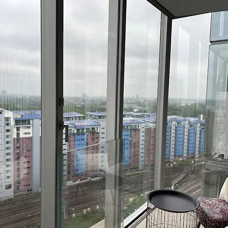 Apartment Modern 2 Bed Flat At Battersea