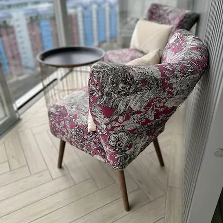 Modern 2 Bed Flat At Battersea Apartment