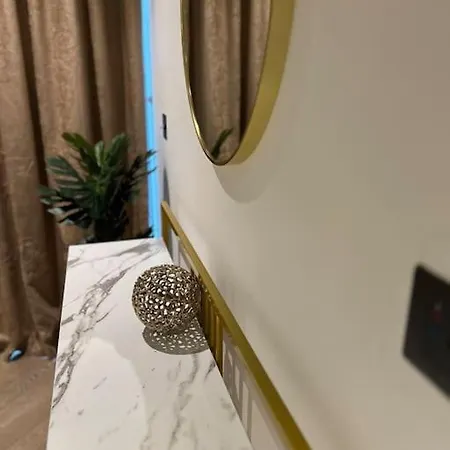 Modern 2 Bed Flat At Battersea