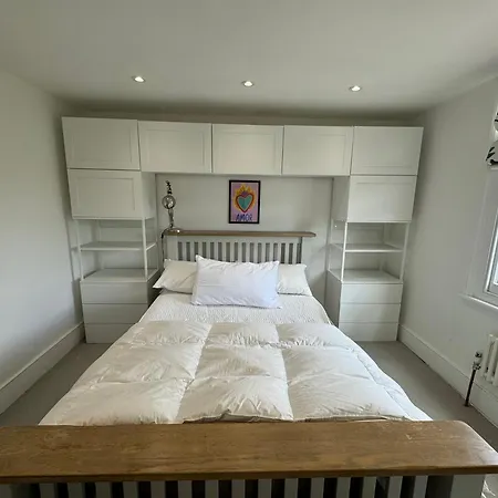 Apartment Stunningly Vibrant 1bd Flat Lower Clapton *