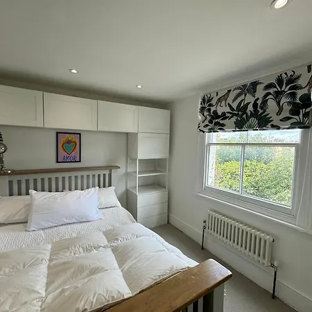 Apartment Stunningly Vibrant 1bd Flat Lower Clapton London