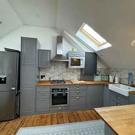 Stunningly Vibrant 1bd Flat Lower Clapton Apartment *