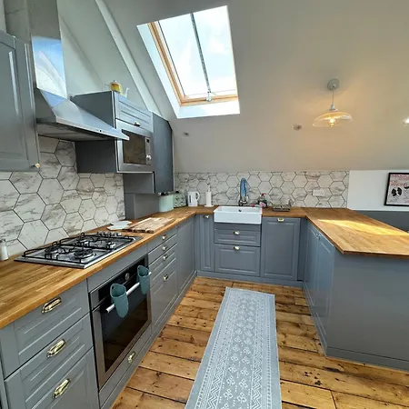 Stunningly Vibrant 1bd Flat Lower Clapton London