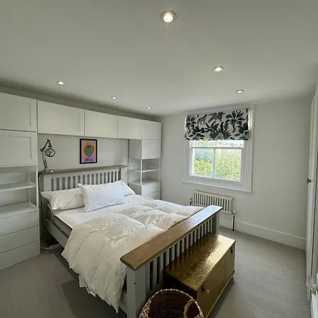 Stunningly Vibrant 1bd Flat Lower Clapton Apartment *