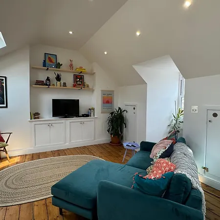 Stunningly Vibrant 1bd Flat Lower Clapton * London