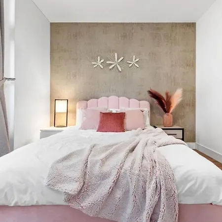 Apartment Majestic 2-bedroom Flat In Knightsbridge-hyde Park Kb70 London