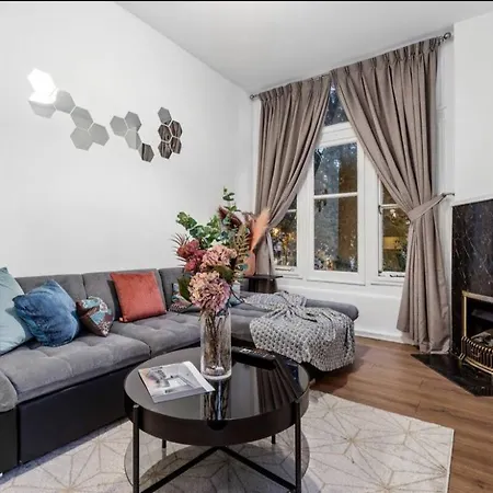 Apartment Majestic 2-bedroom Flat In Knightsbridge-hyde Park Kb70 *