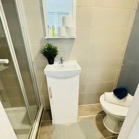 Apartment Harrow Road One Bedroom London