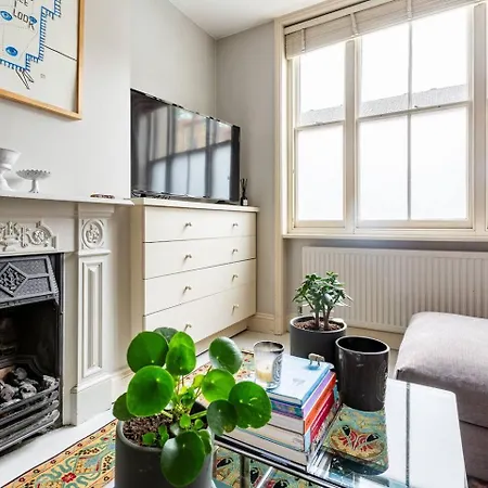 Holiday home Beautiful Victorian Townhouse - 5 Bedrooms *