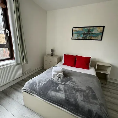 Old Street 1-bedroom Entire