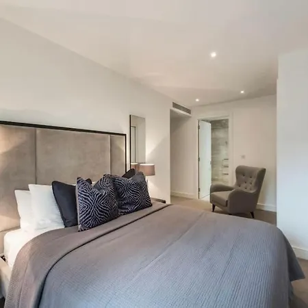 Stylish 3 Bed Gem In Londýn