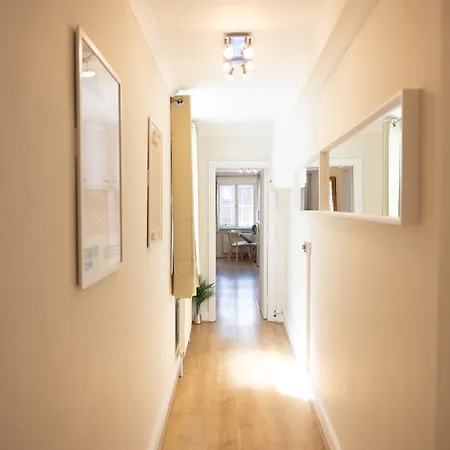 Centre Hideaway 100m From Trafalgar Square דירה