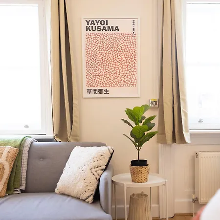 Centre Hideaway 100m From Trafalgar Square דירה