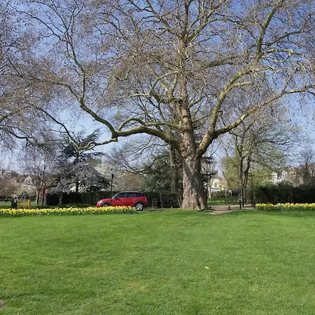 Apartment Glorious View Over The Park London