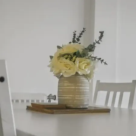 Centrally Located - Modern - 2bed - 2bath Apartmán