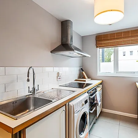 Apartment Bright Stepney Nest