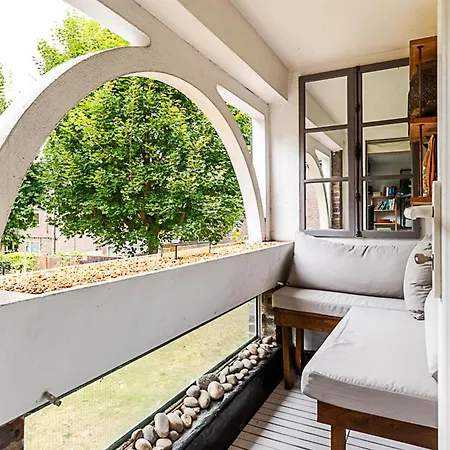 Bright Stepney Nest * London