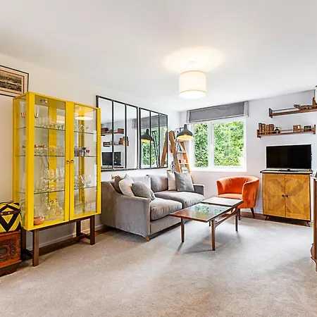 Apartment Bright Stepney Nest