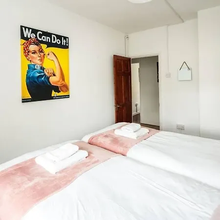 Cosy 3bd For 6 / 6 Beds Appartement Londen