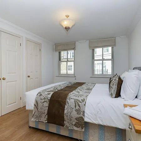 Two Bed Two Bath Kensington Appartement