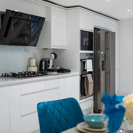 4br 2ba House By Livestay Short Lets & Serviced Near Oxford Circus With 2 Private Patios