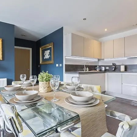 Apartment Kingsland High Street London