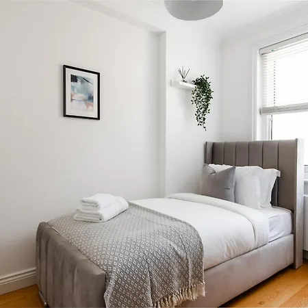4br 2ba House By Livestay Short Lets & Serviced Near Oxford Circus With 2 Private Patios *