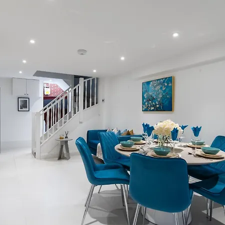 4br 2ba House By Livestay Short Lets & Serviced Near Oxford Circus With 2 Private Patios London