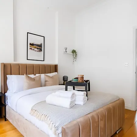 4br 2ba House By Livestay Short Lets & Serviced Near Oxford Circus With 2 Private Patios * London