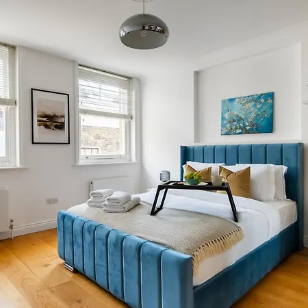 4br 2ba House By Livestay Short Lets & Serviced Near Oxford Circus With 2 Private Patios Holiday home