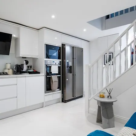 Holiday home 4br 2ba House By Livestay Short Lets & Serviced Near Oxford Circus With 2 Private Patios *