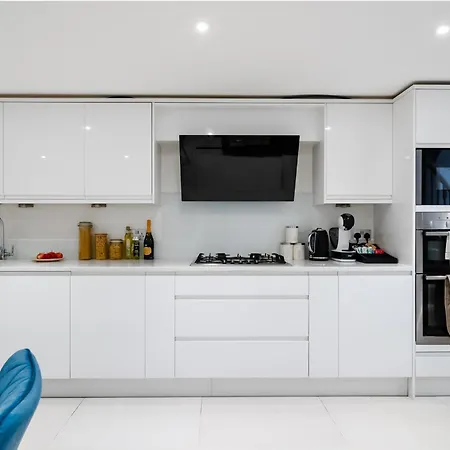 Holiday home 4br 2ba House By Livestay Short Lets & Serviced Near Oxford Circus With 2 Private Patios London