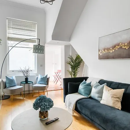 4br 2ba House By Livestay Short Lets & Serviced Near Oxford Circus With 2 Private Patios Holiday home *