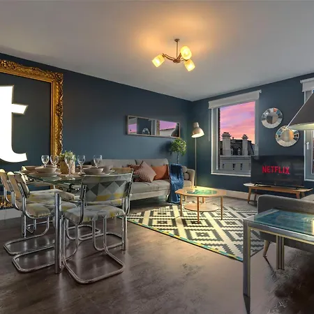 Kingsland High Street Apartment