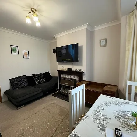 Homestay 303 Upminster Road North Rainham (Greater London)