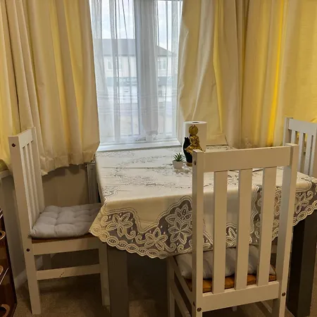 303 Upminster Road North Homestay *